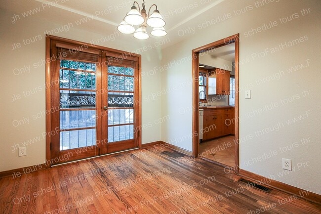 Building Photo - 2714 SE 48th Av