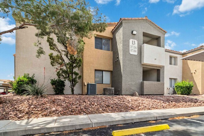 Building Photo - Updated 3 Bedroom Condo in Desert Shores V...