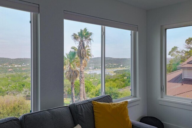 Building Photo - 3610 Crosswind Dr