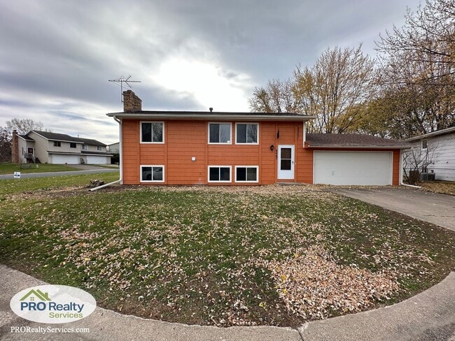 Building Photo - 4 Bedroom Home in Eagan