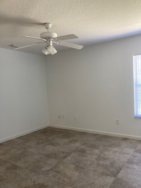 Building Photo - 29 Pony Ln