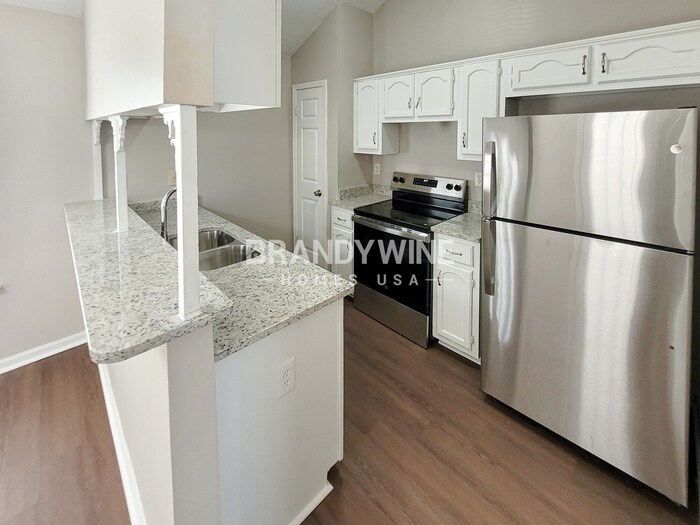 Building Photo - 5962 Cottage Hill Dr