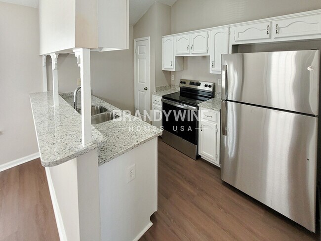 Building Photo - 5962 Cottage Hill Dr