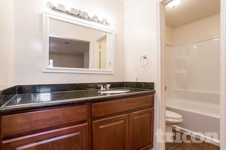 Building Photo - 4926 Algernon Dr