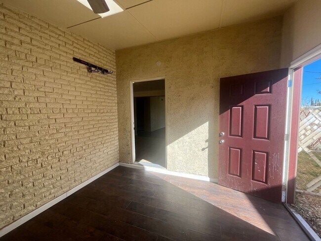 Building Photo - Updated 3 bedroom single-family home