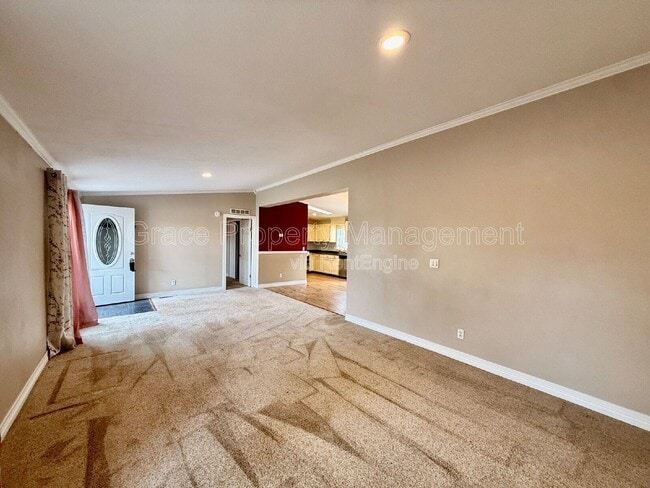 Building Photo - 501 Prairie Ave