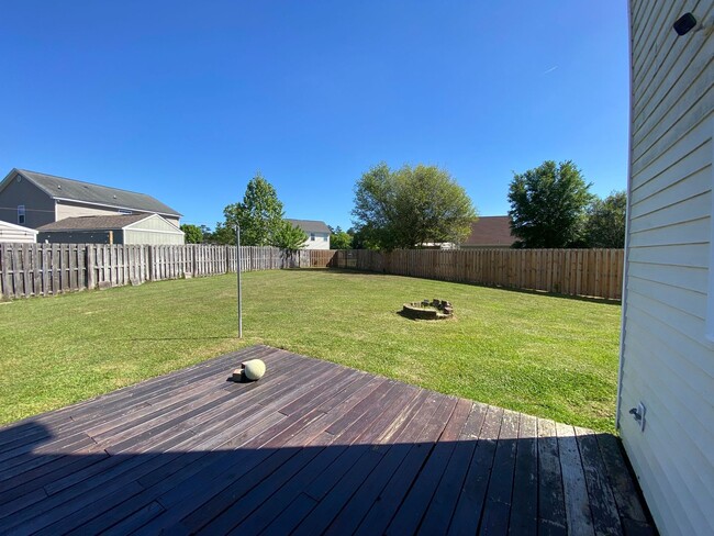 Building Photo - Beautifully Maintained Home in Prime Savannah Location