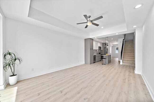 Building Photo - 1406 Valentine St