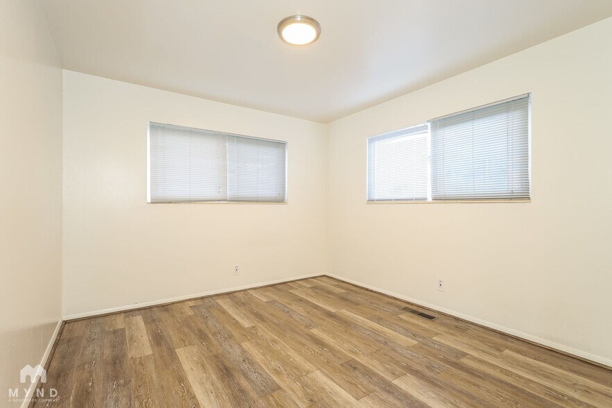 Building Photo - 230 Burns St