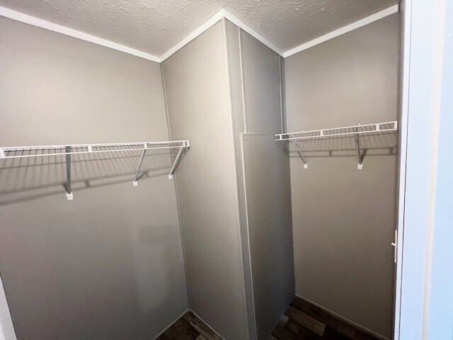 Building Photo - 46000 Geddes Rd