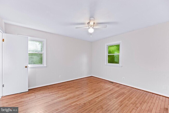 Building Photo - 321 Sun Park Ln
