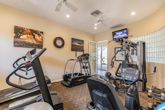 Building Photo - 6085 Bahia Del Mar Cir N