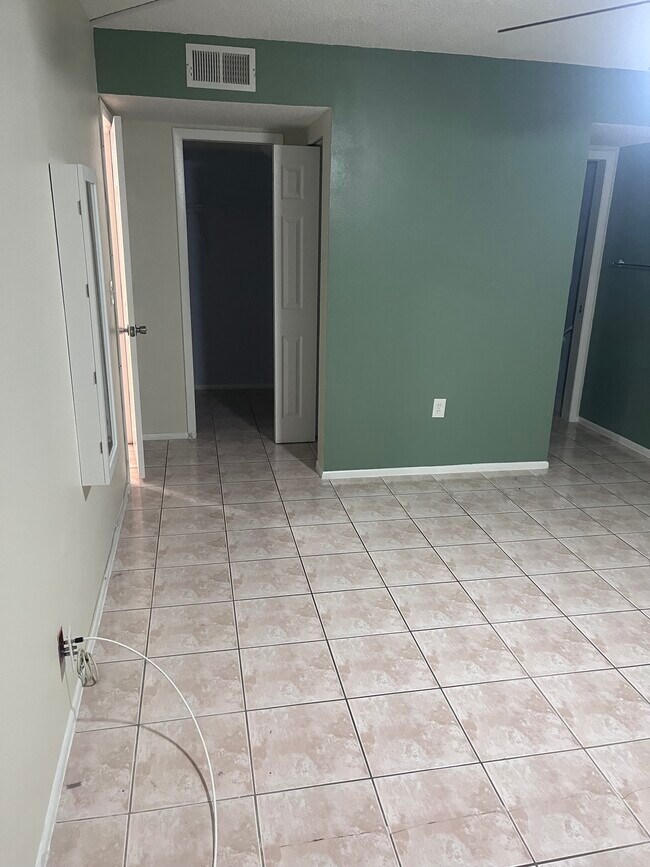 Building Photo - 1054 Lotus Cove Ct