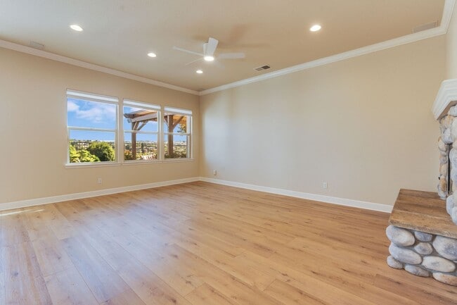 Building Photo - Luxury 4-Bedroom Home in El Dorado Hills Exclusive Serrano Community!