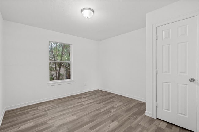 Building Photo - 99 Brownwood Dr