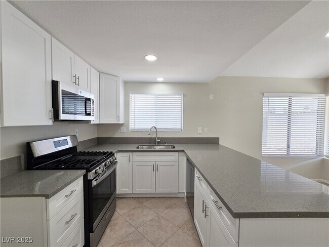 Building Photo - 908 Coral Isle Way