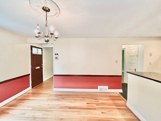 Building Photo - 4523 Gladwyne Dr