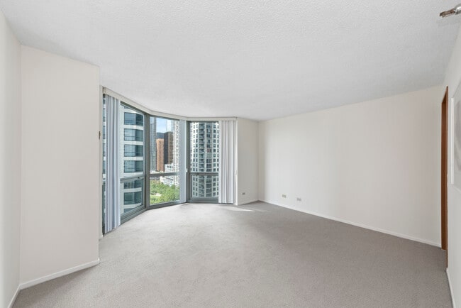 Building Photo - 195 N Harbor Dr