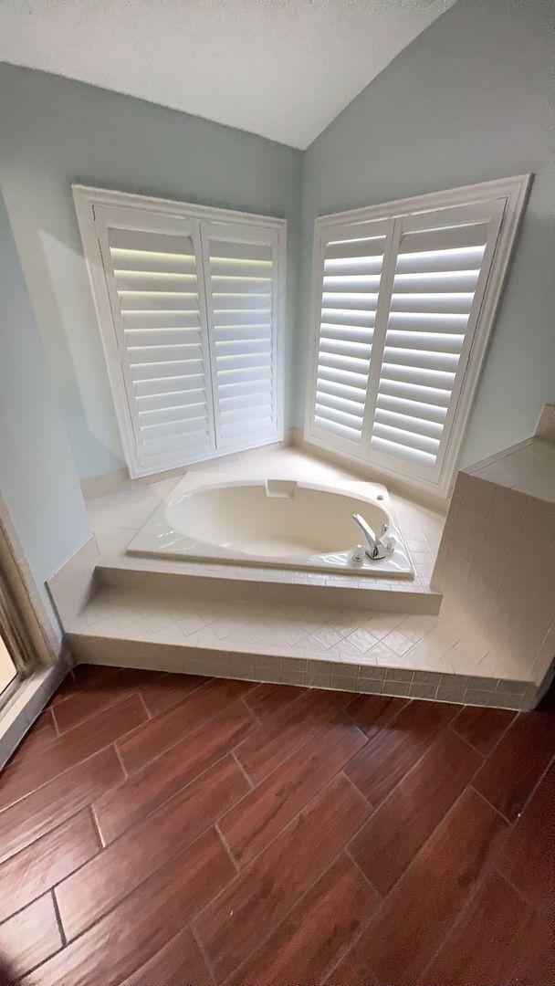 Building Photo - For Rent: A dazzling 5-bedroom, 3-bathroom...