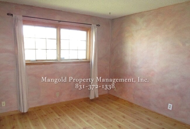 Building Photo - Charming 2-Bed 1-Bath Home with Vaulted Ce...