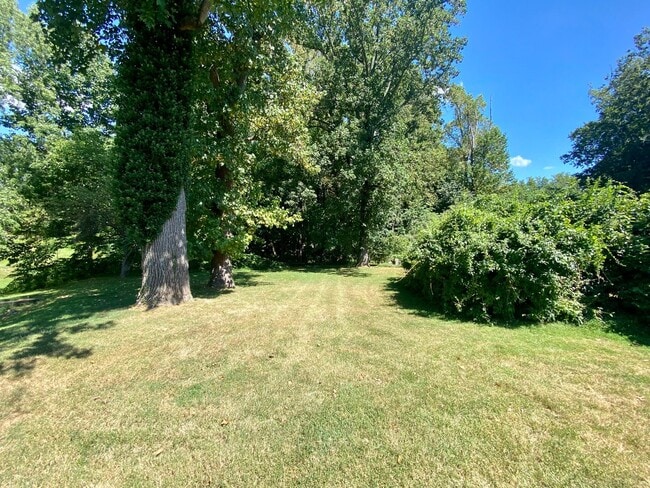 Building Photo - Charming 3Bedroom/2Bathroom Detached Home ...