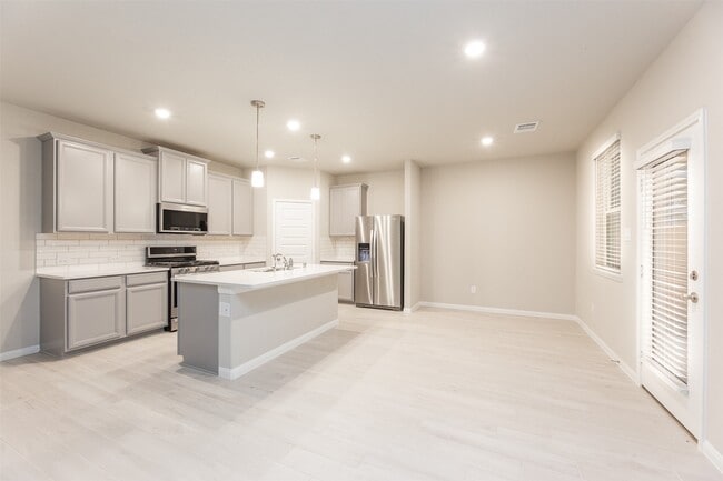 Building Photo - 18484 Sunrise Maple Dr