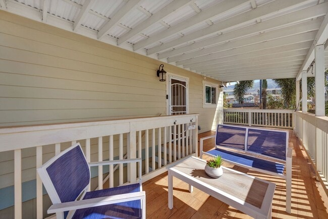 Building Photo - Oceanview 3-Bedroom in Lahaina – Solar, EV...