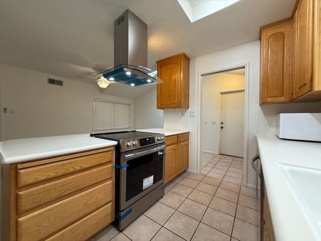Building Photo - Single Story Home in Quiet Neigbhorhood Ne...