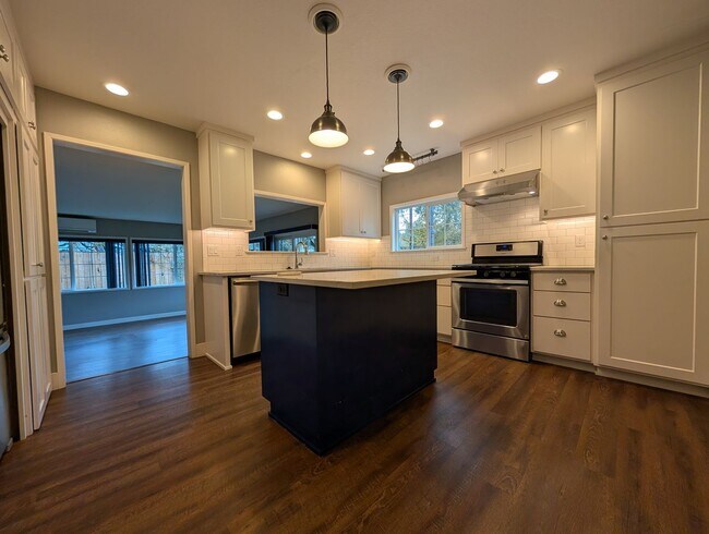 Building Photo - Great 3 bed/2bath home in Eugene