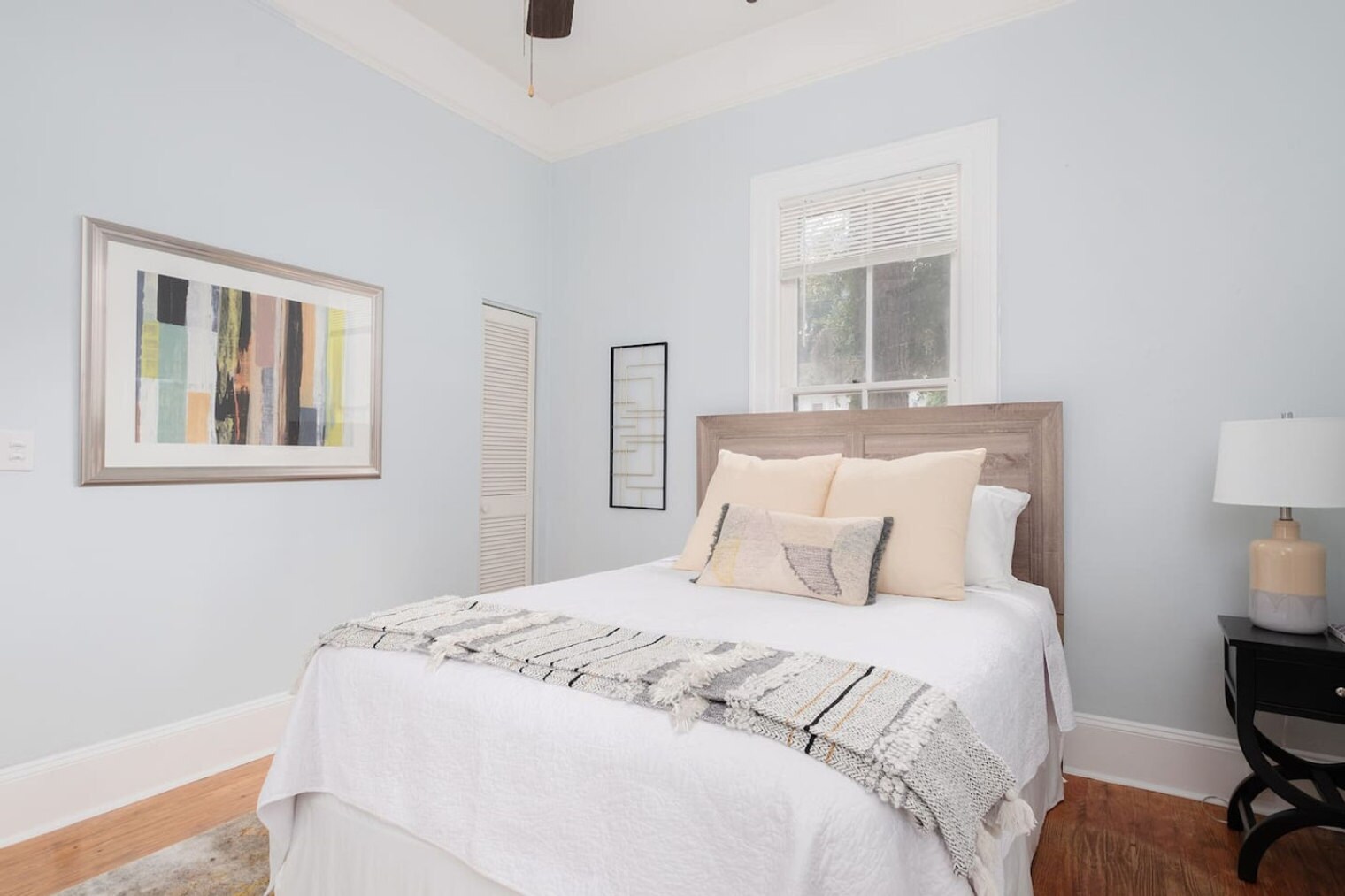 Building Photo - 240 SW 3rd St