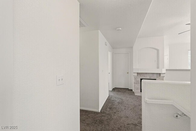 Building Photo - 9050 W Warm Springs Rd