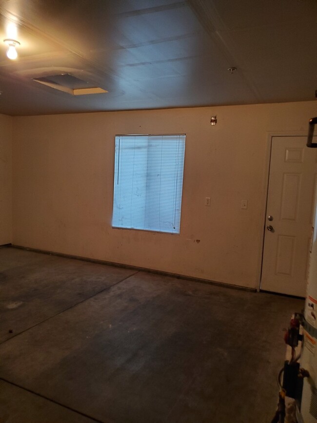 Building Photo - T2840SS