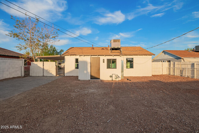 Building Photo - 9042 N 3rd Ave