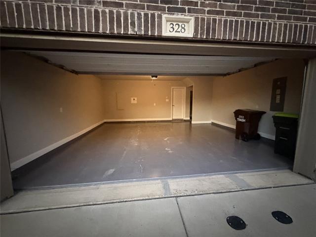 Building Photo - 328 Greenhouse Dr