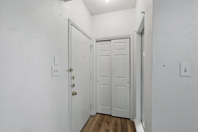 Building Photo - 3105 San Jacinto St