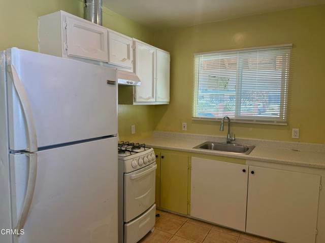 Building Photo - 15744 Saticoy St