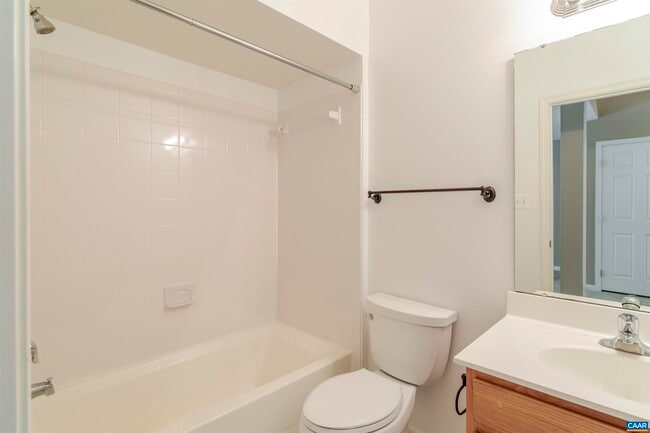 Building Photo - 934 Bing Ln