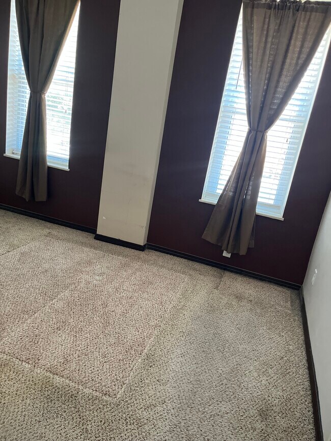 Building Photo - 4915 Loughborough Ave