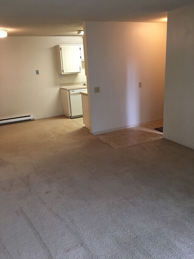 Building Photo - Newly remodeled - 2 Bed, 1 Bath apartment in downtown Port Angeles