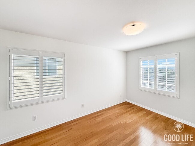 Building Photo - Updated 5BR/3BA San Diego home with modern...