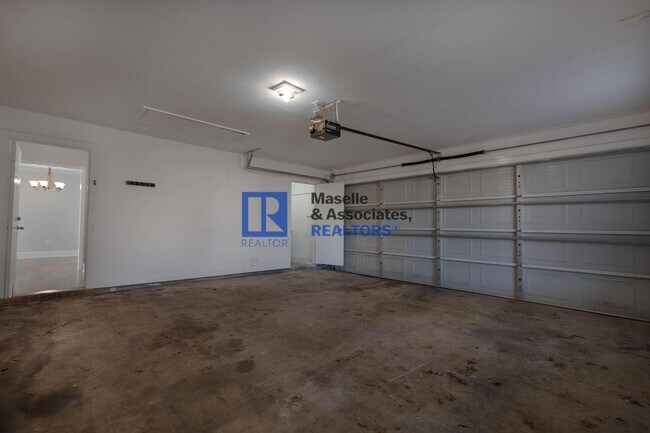 Building Photo - 105 Channing Cir