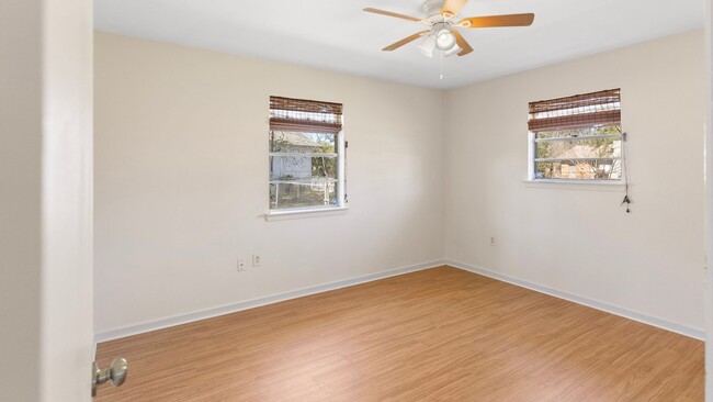 Building Photo - 3 Bedroom House Near Campus off Lee and Bu...