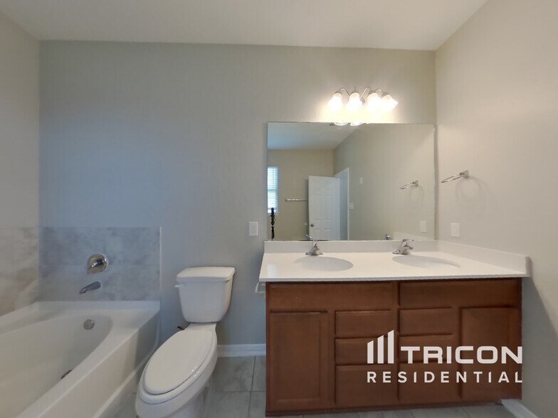 Building Photo - 4702 Westfield Pines Dr