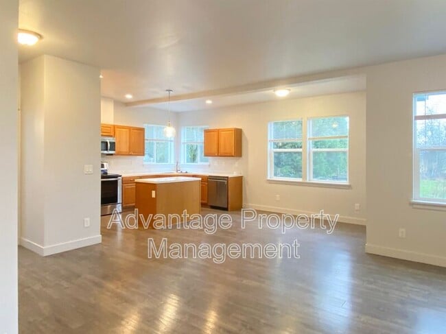 Building Photo - 1170 Linn Way