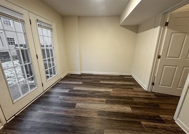 Building Photo - 1225 N Lee Dr