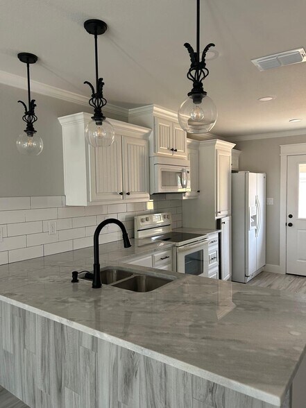 Building Photo - 3991 Byrd Ln