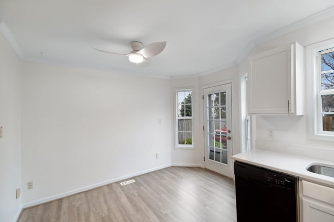 Building Photo - 145 Fountain Springs Rd