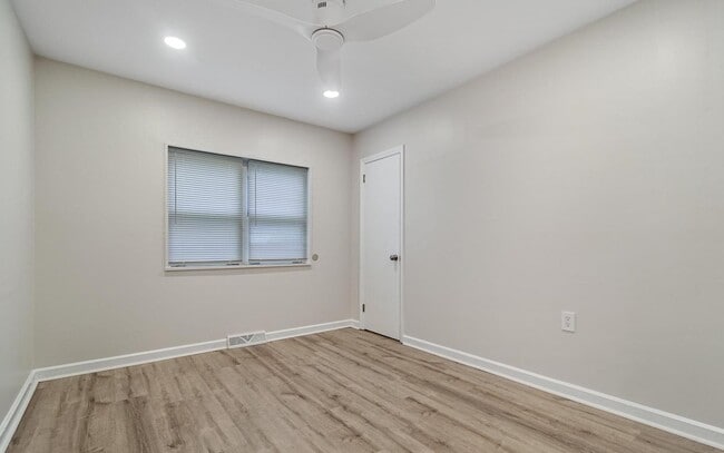 Building Photo - 154 Orchard Ave