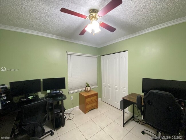 Building Photo - 3 br, 2 bath House - 4820 SW 152nd Way