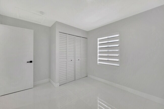 Building Photo - 14851 SW 71st St